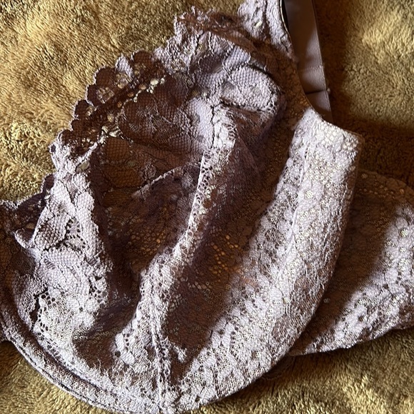 EUC Victorias secret bra - Picture 3 of 5